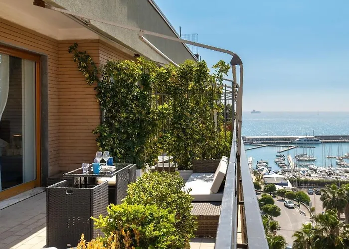 Mareluna Penthouse - Luxury Suites