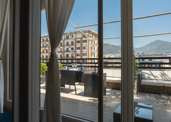 Mareluna Penthouse - Luxury Suites